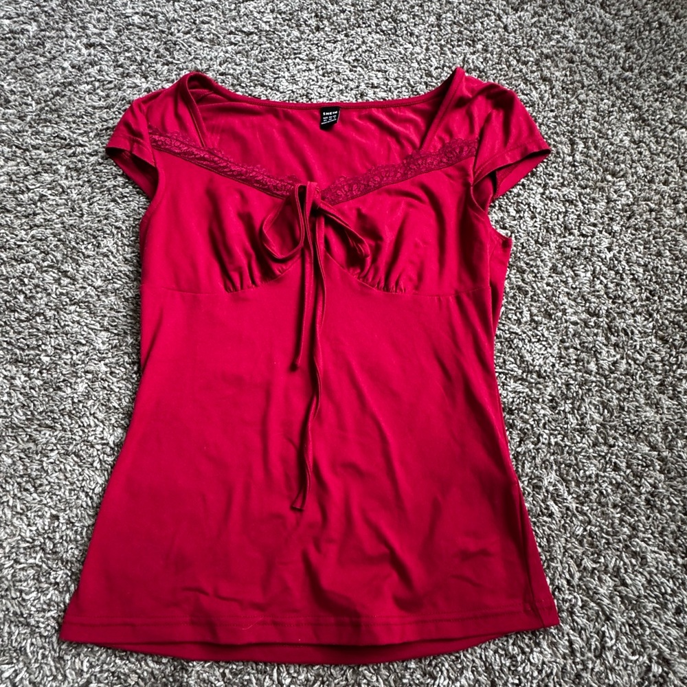 SHEIN Red Fitted Cap Sleeve Blouse with Sailor Collar